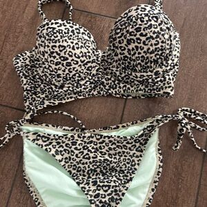 Women’s leopard swimsuit, two-piece size extra small